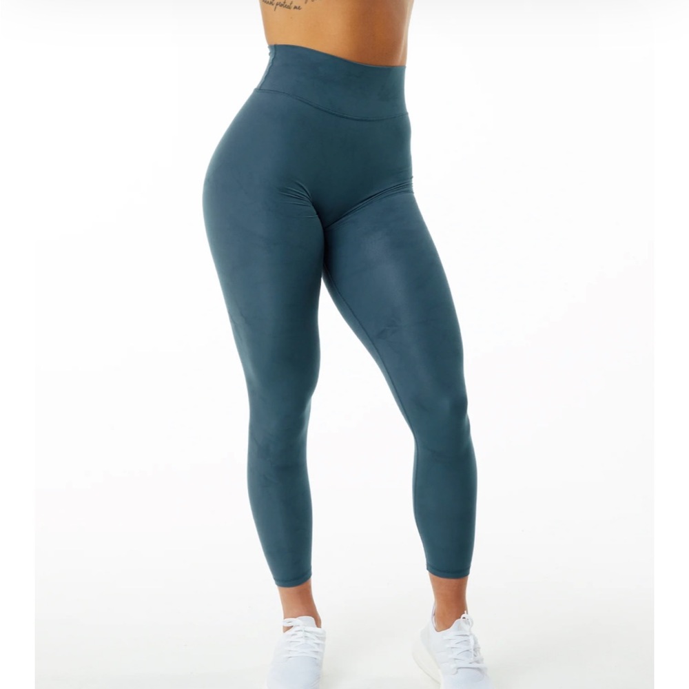 Alphalete Alphalux Wonder Legging